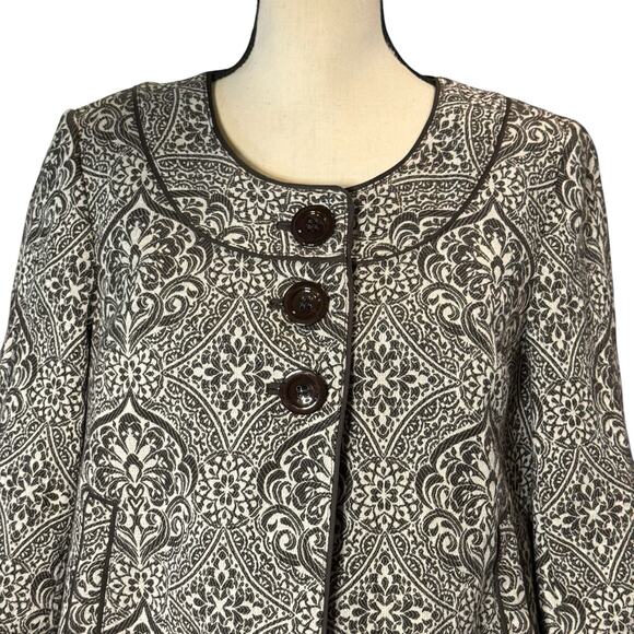 Ann Taylor Three Button 3/4 Sleeve Brown Ivory Damask Crop Swing Jacket Size 8 - Picture 3 of 12